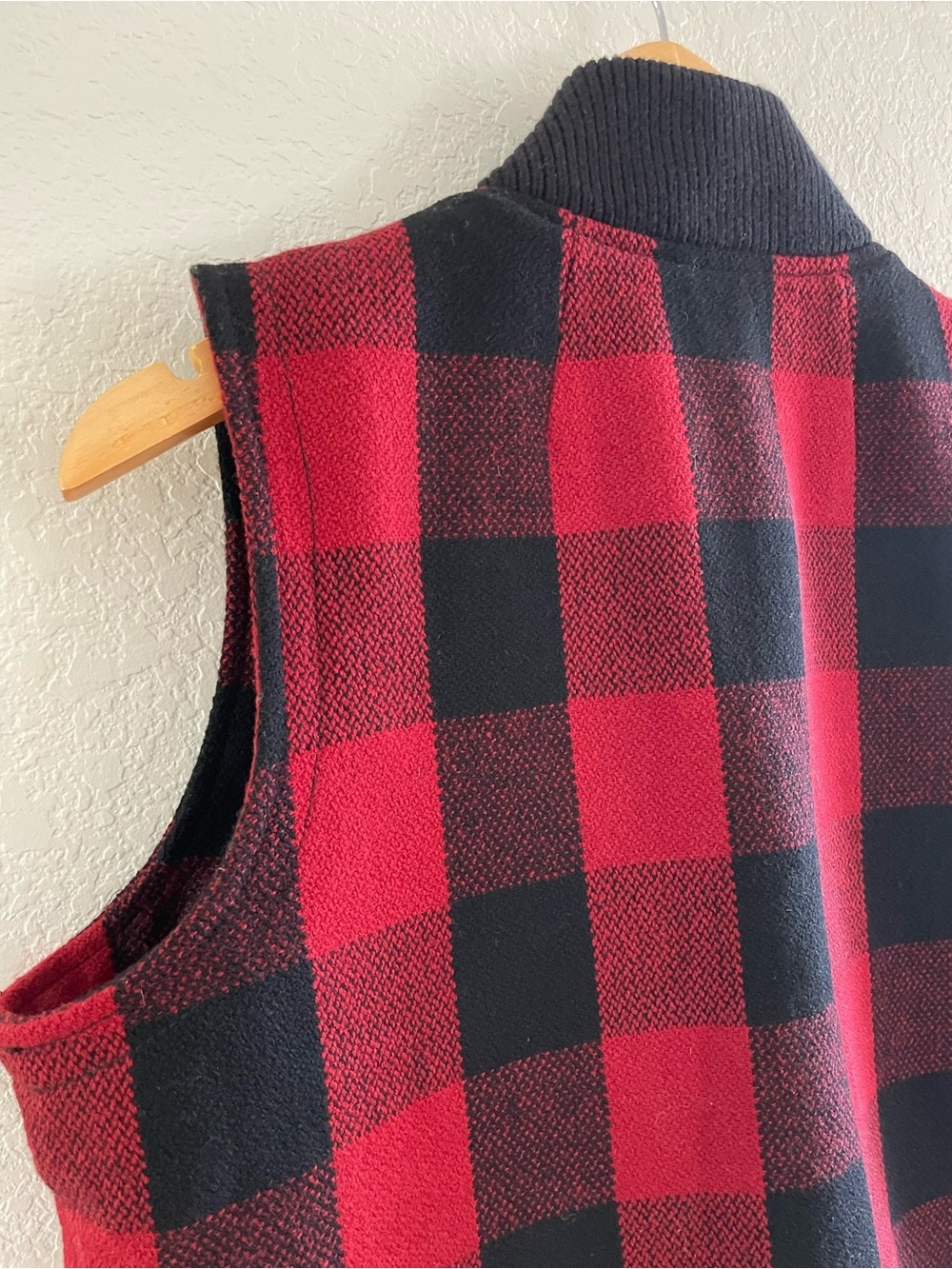 •Madewell• Red and Black Wool Buffalo Check Lumberjack Vest Sz Medium - Picture 7 of 12